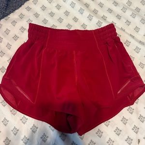 Lululemon Hotty Hot High-Rise Short 2.5”